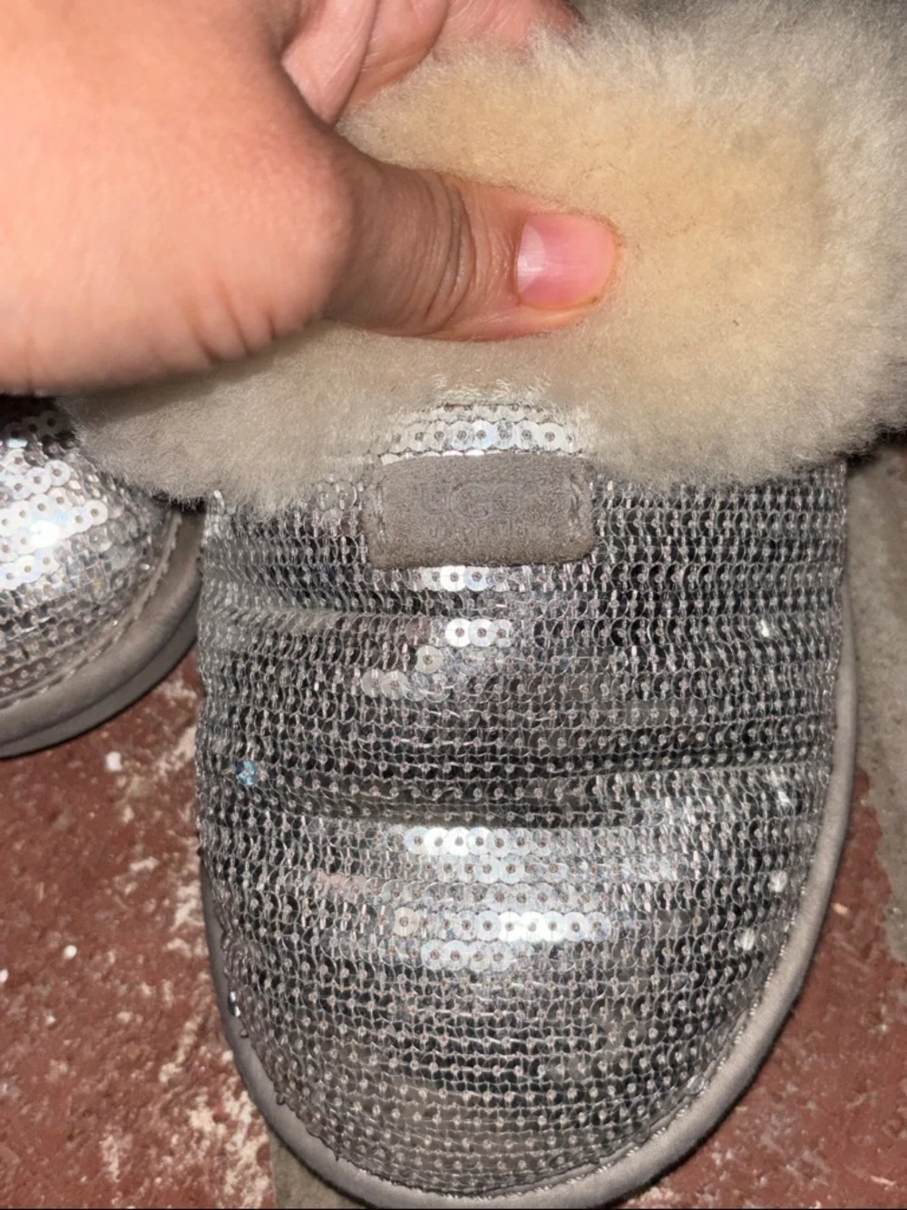 UGG Australia Silver Sequin Shearling Clog Slippers Girl’s Size 5